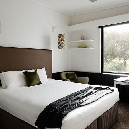 Waurn Ponds Estate Hotel Buitenkant foto
